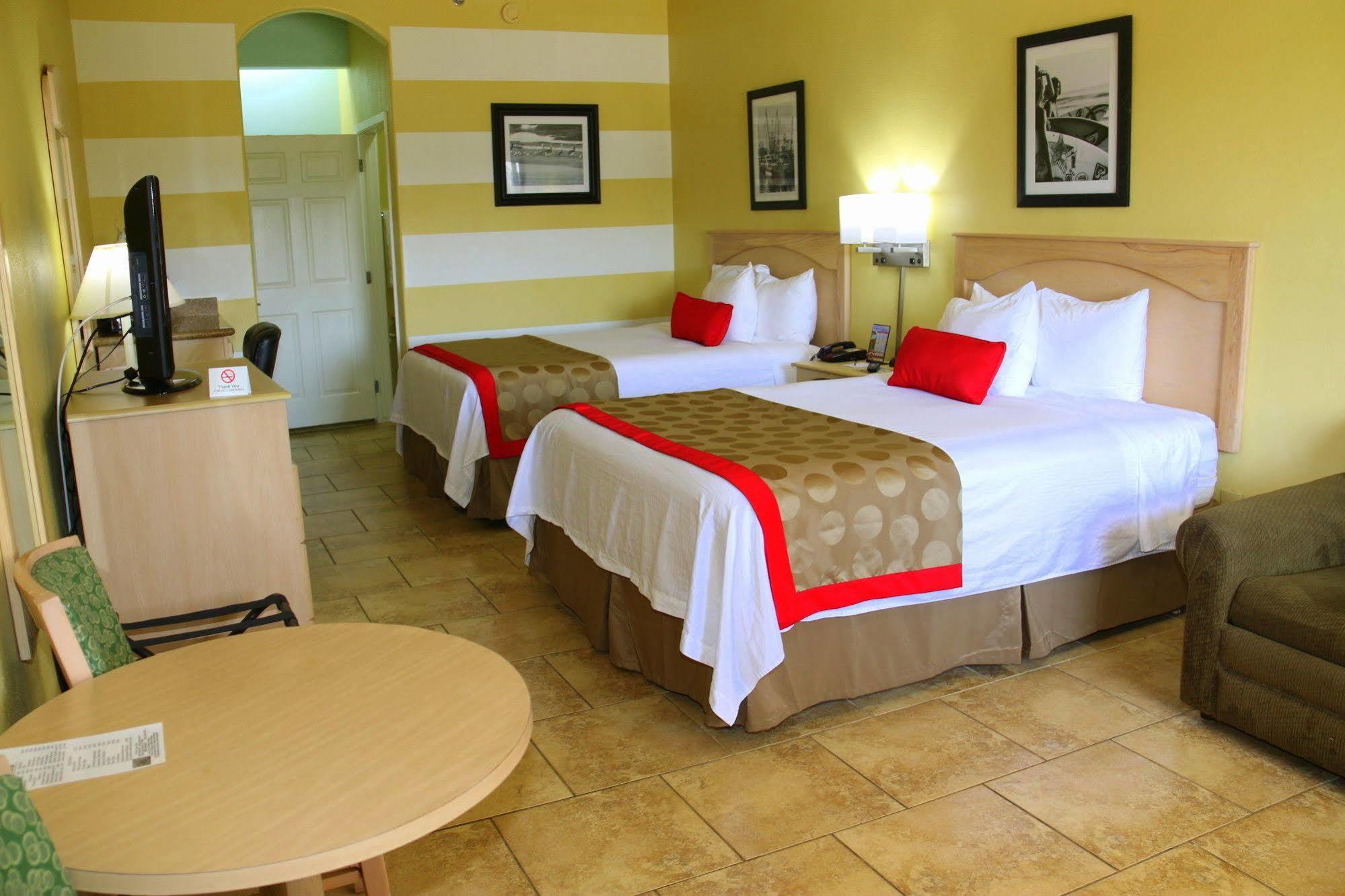Ramada By Wyndham & 2*