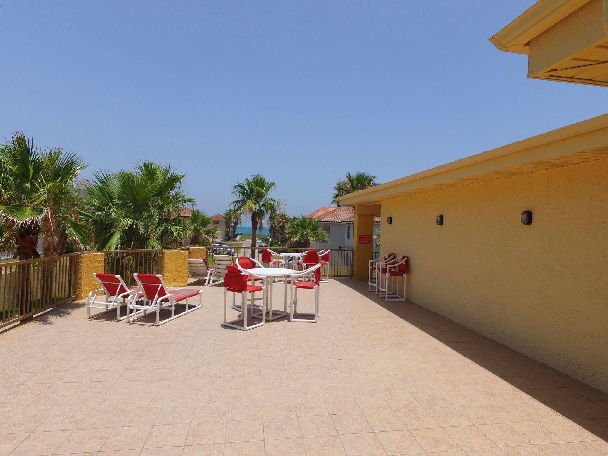 Motel Ramada By Wyndham & 2*