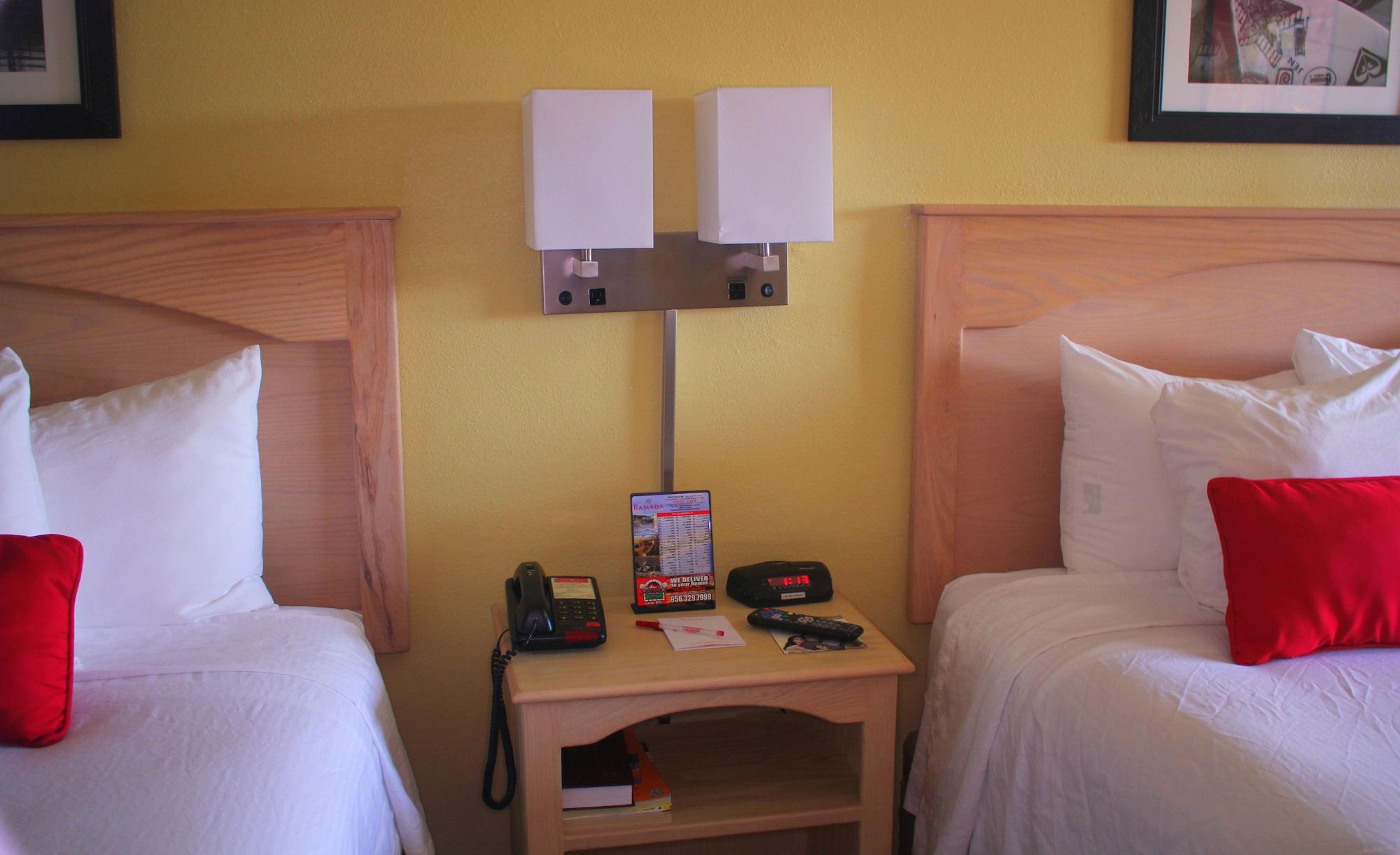 Ramada By Wyndham & Motel 2*